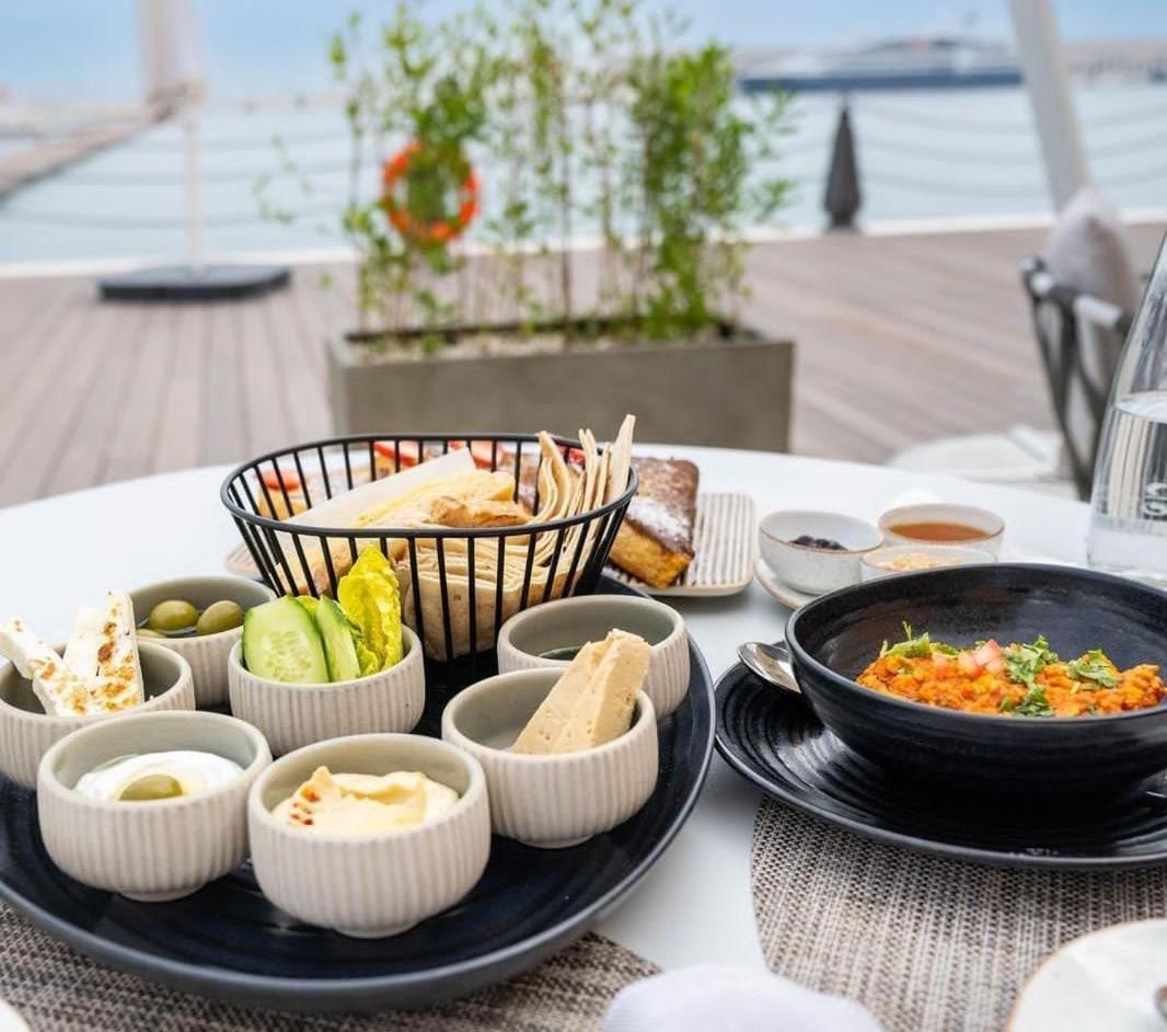 Mina Hotel And Residences By The Torch الدوحة المظهر الخارجي الصورة Meze